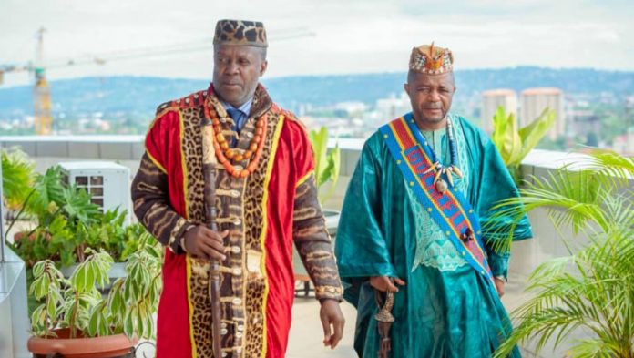 Sa Majesté Ndifumu et Nembalemba